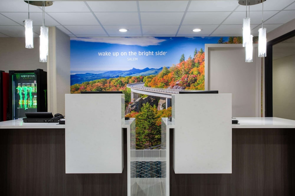 La Quinta Inn & Suites by Wyndham Roanoke Salem 43/58