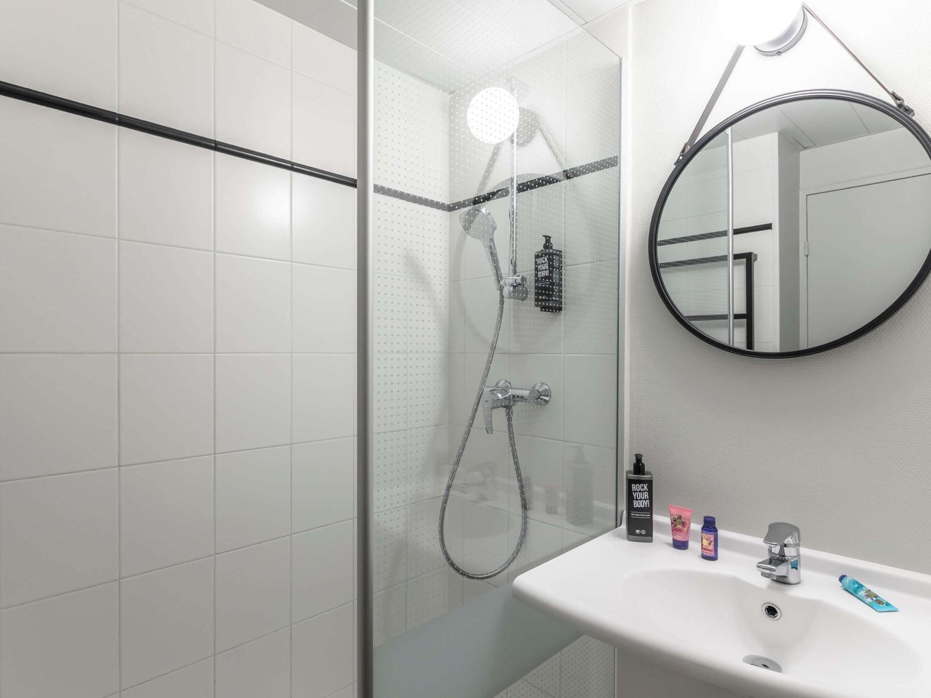 غرفة بسريرين منفصلين مع سرير إضافي، Ibis St Malo La Madeleine 8/10