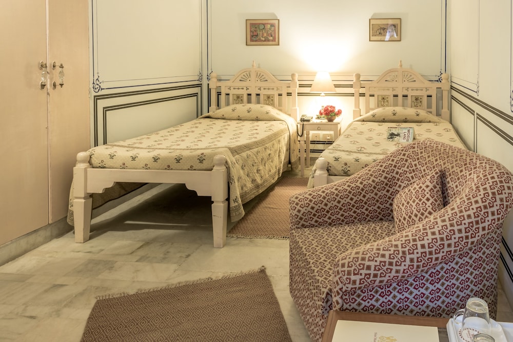 Mandawa Haveli 35/70