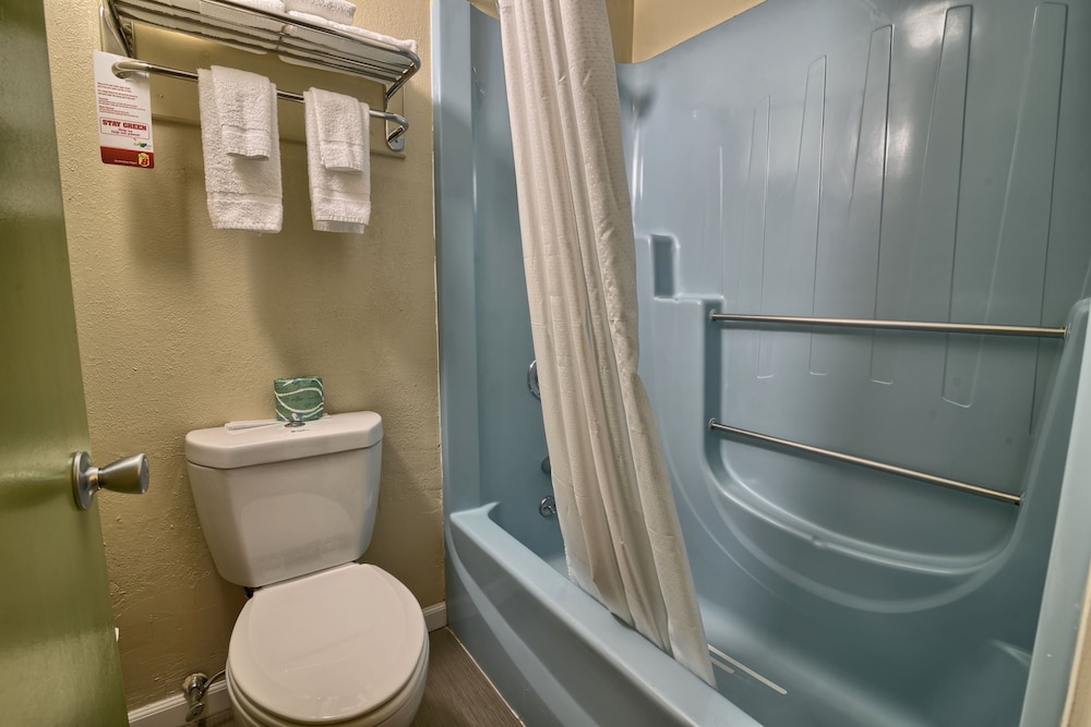 Super 8 by Wyndham Bangor 29/29