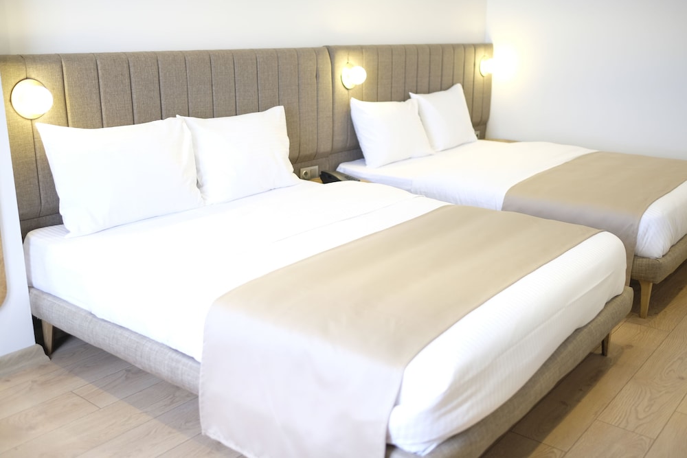 غرفة ديلوكس بسريرين منفصلين، Meshk Airport Hotel 8/10