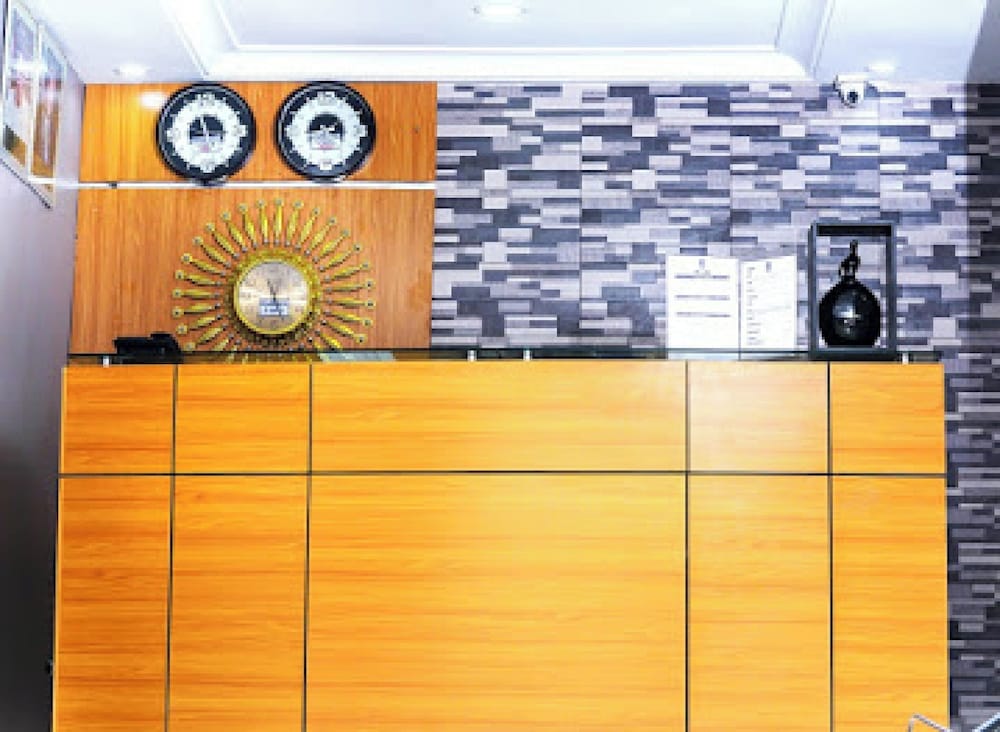 Oragon Hotel and Suites 2/46