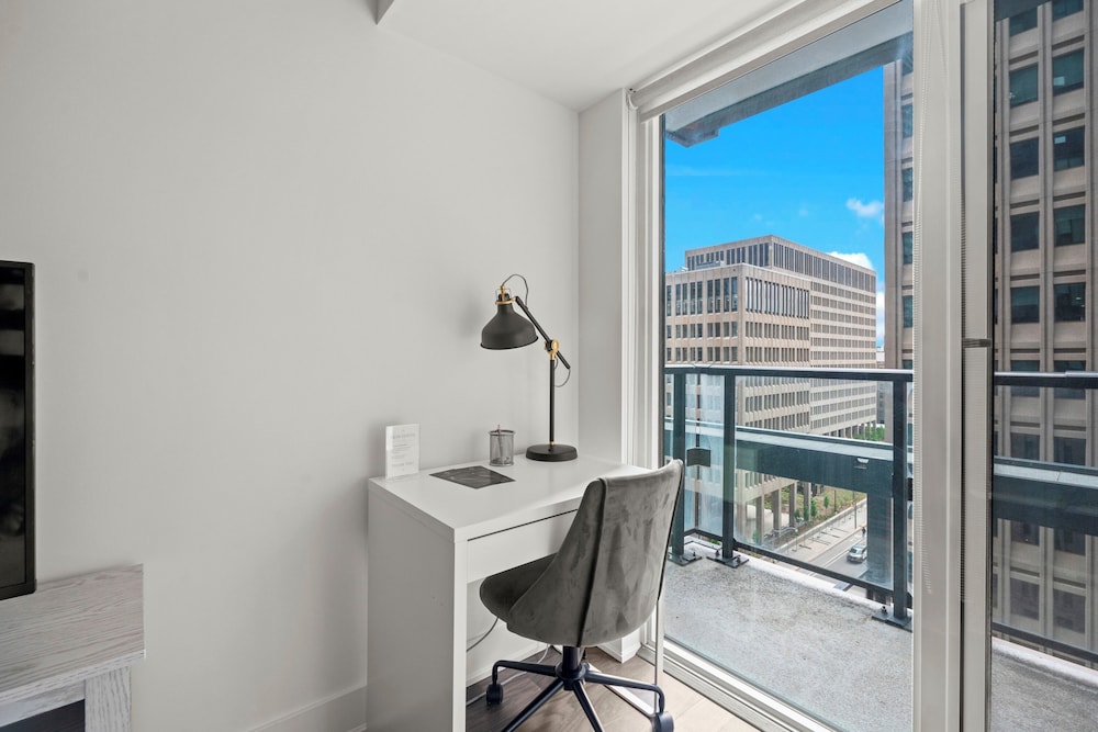 The Britt Condos in Downtown Toronto 26/35