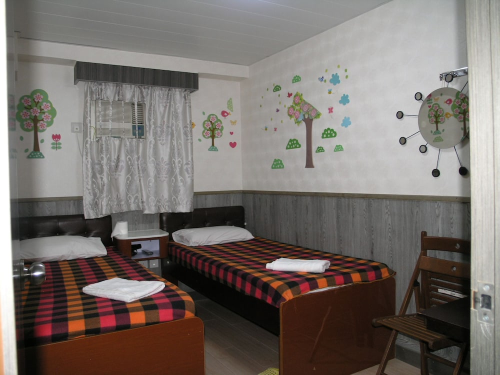 Majestic 7 Guest House 54/66