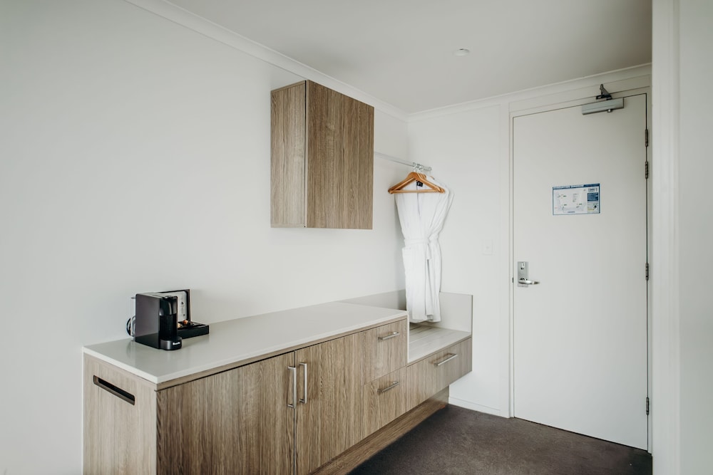 Bannisters Port Stephens 9/72