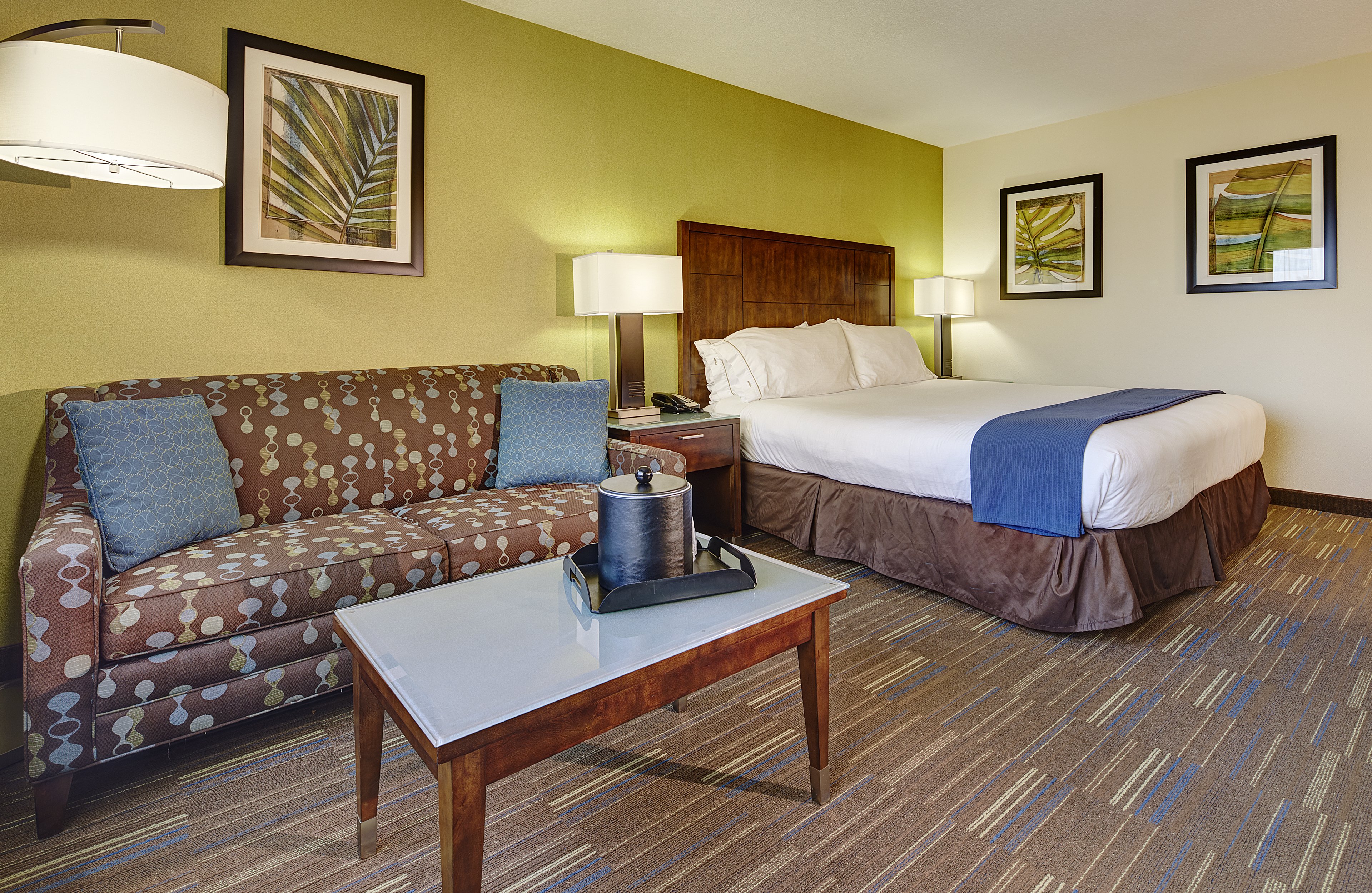 Holiday Inn Express San Diego South National City 32/73