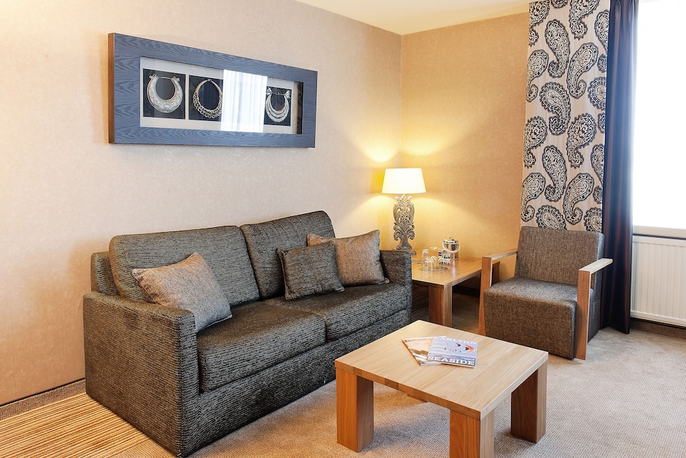 Carlton Oasis Hotel 47/69