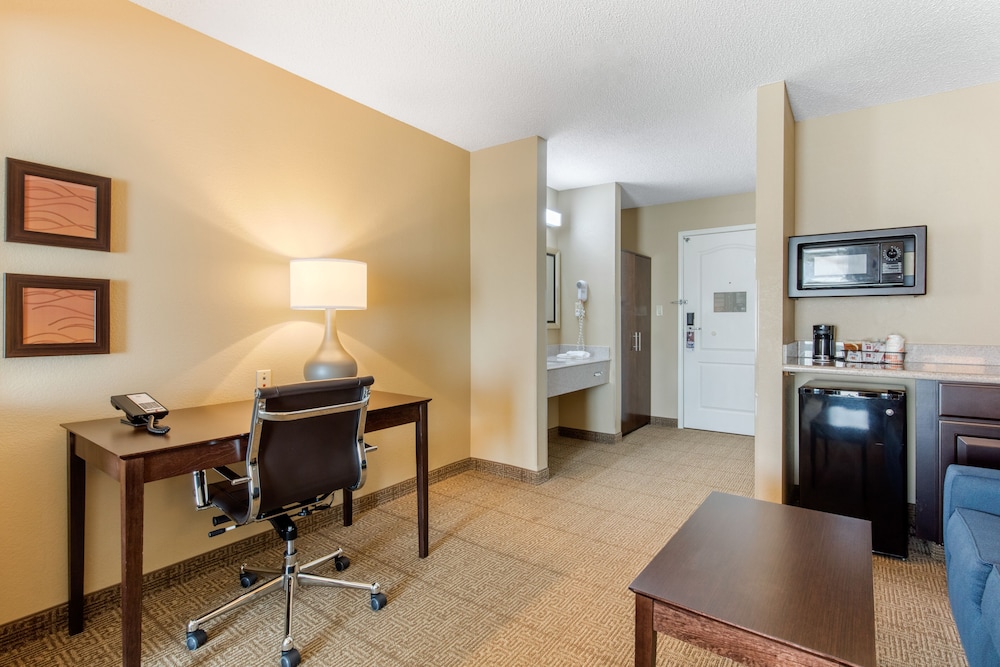 Comfort Inn & Suites Bryant - Benton 27/28