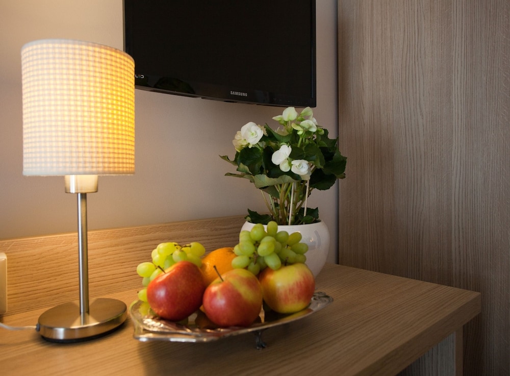 Barokk Hotel Promenad Gyor 12/24