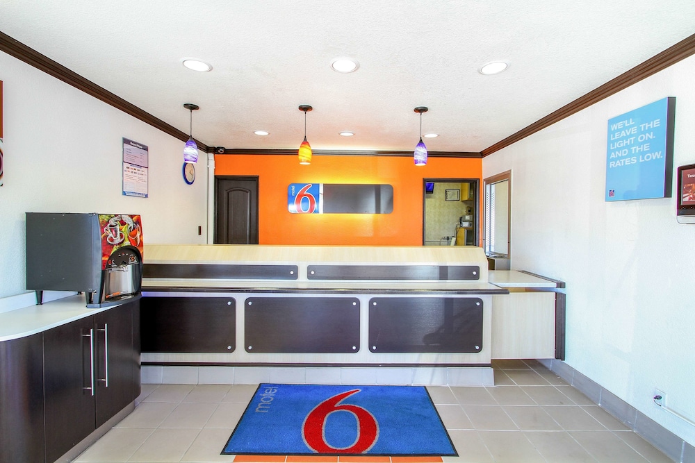 Motel6 San Diego, CA - Airport - Harbor 9/56