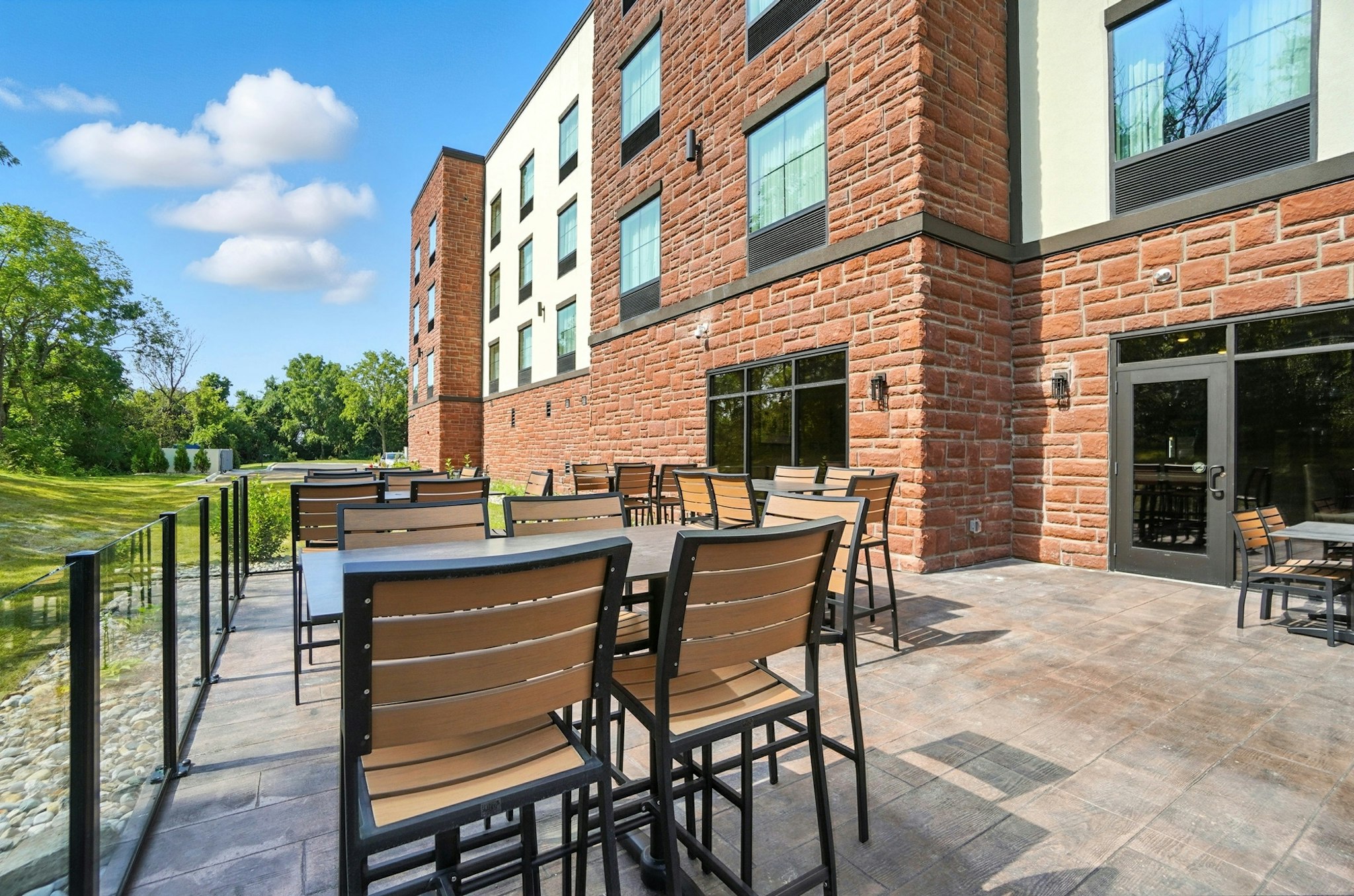 Cobblestone Hotel & Suites-Bellefontaine 35/50