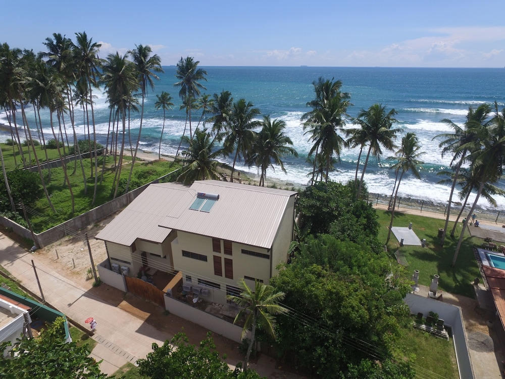 Chillax Villas 6/50