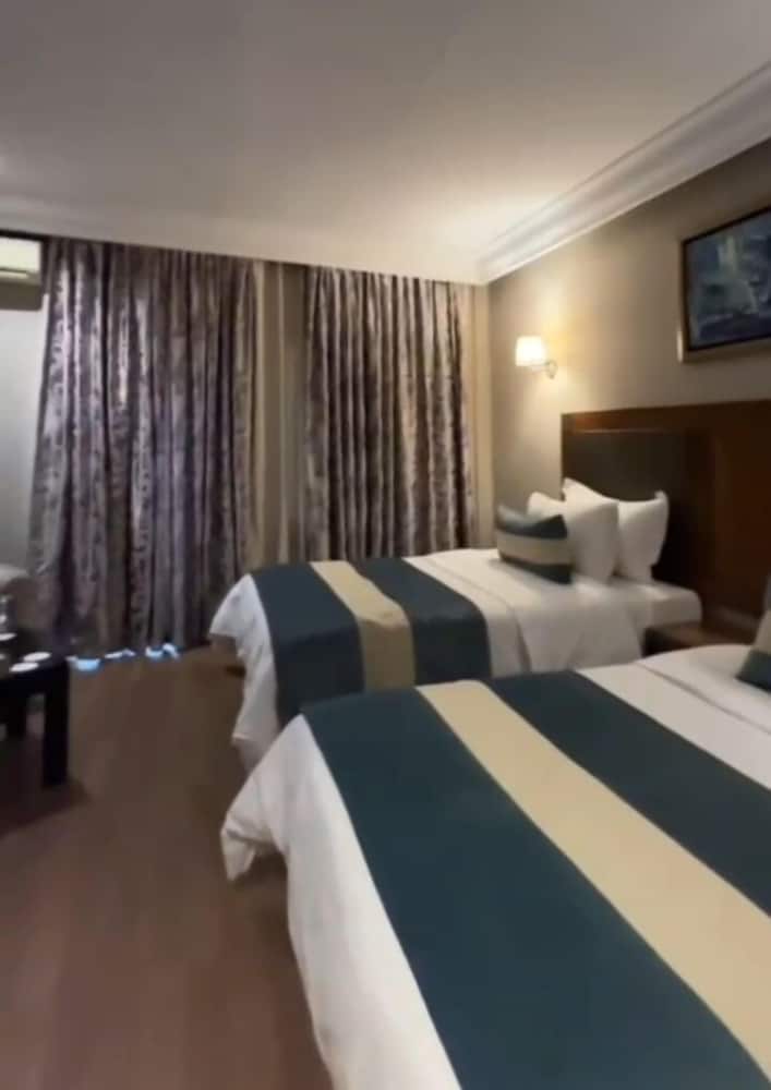 Hotel Sabah 10/42
