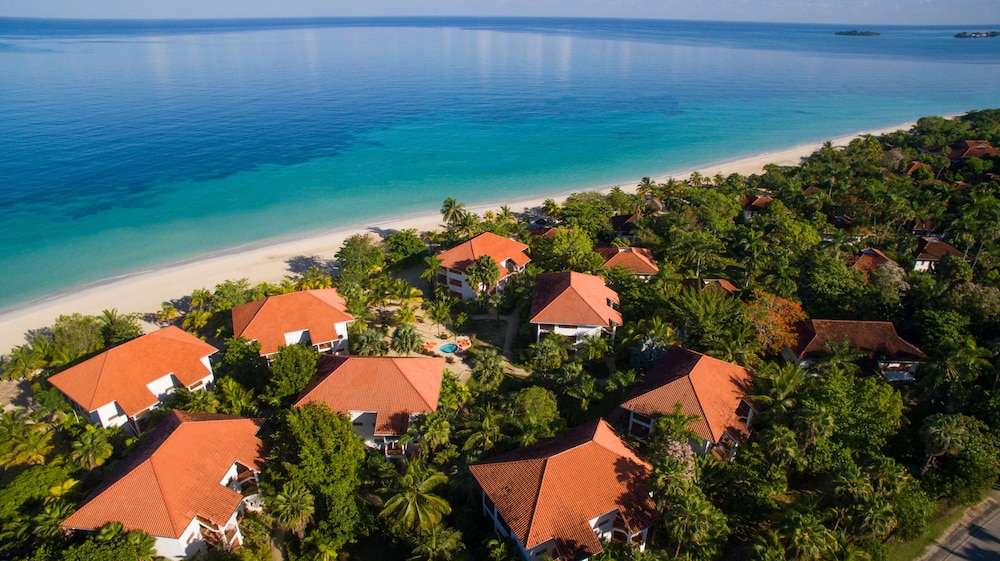 Couples Swept Away - All Inclusive - Couples Only 60/66