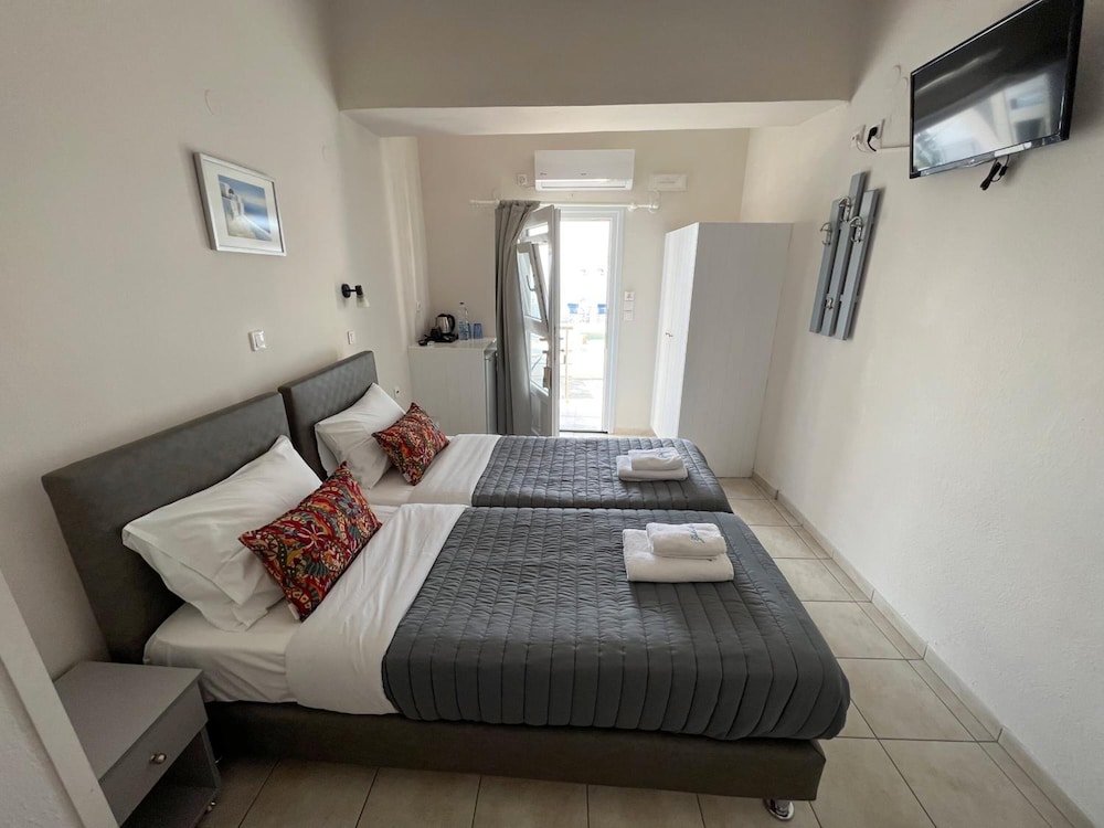 Galini Oia - Adults Only 11/77