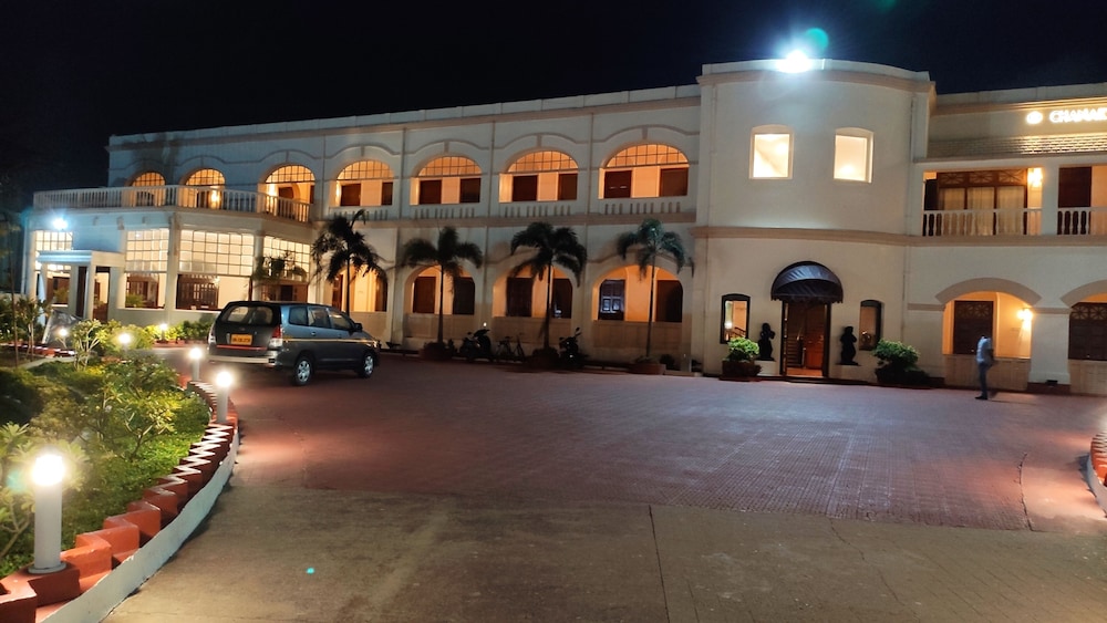 Chanakya Bnr Hotel 33/50