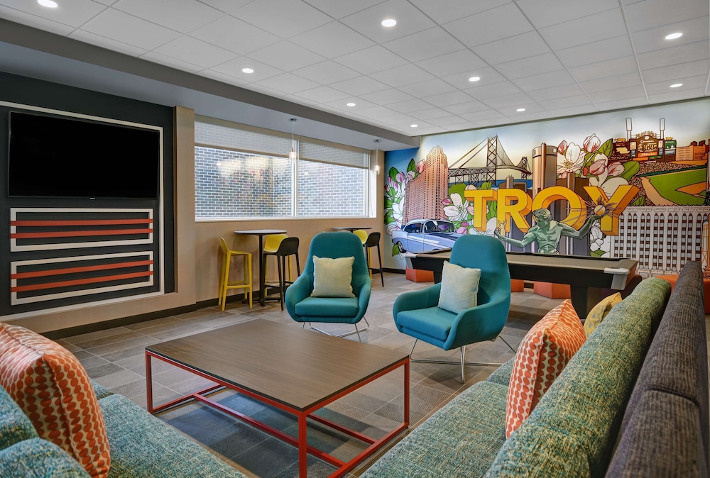 Tru By Hilton Troy Detroit 42/52