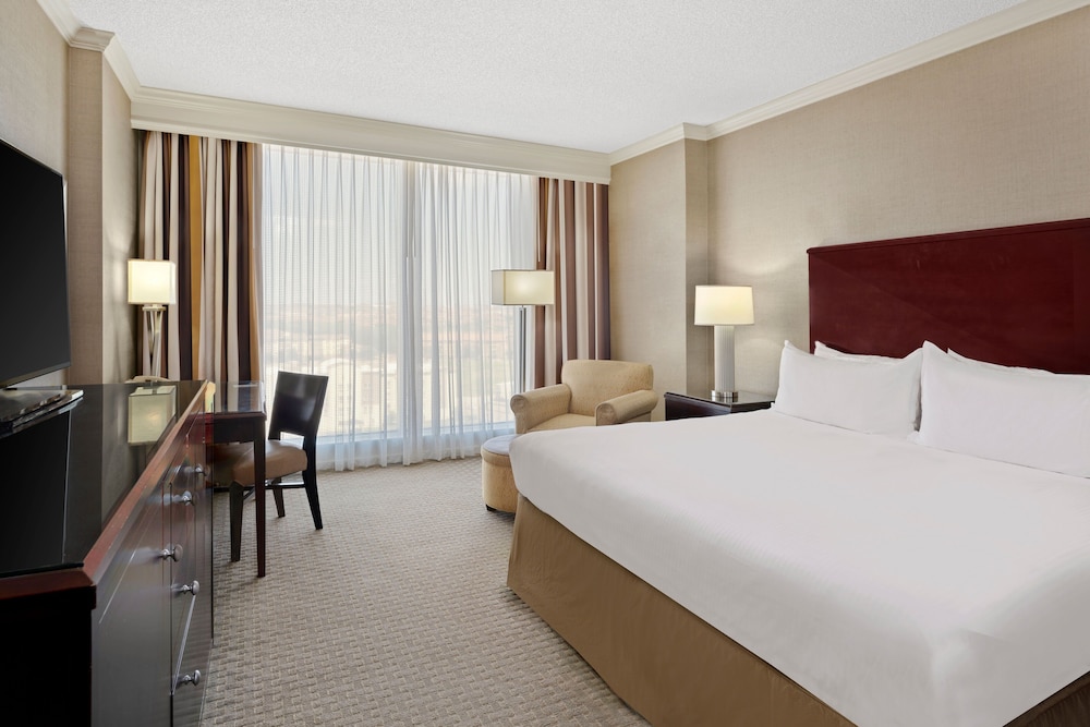 ROOM, KING BED