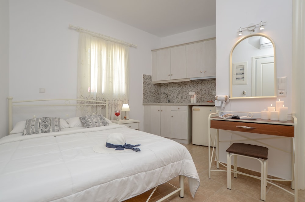 Economy, Queen Bed, Ground Floor
