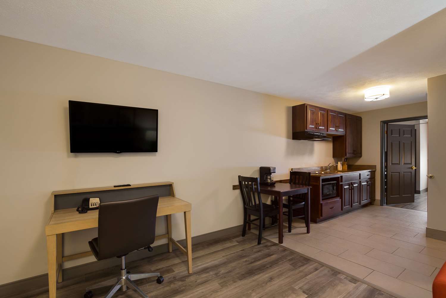 Country Inn & Suites by Radisson, Marion 54/64