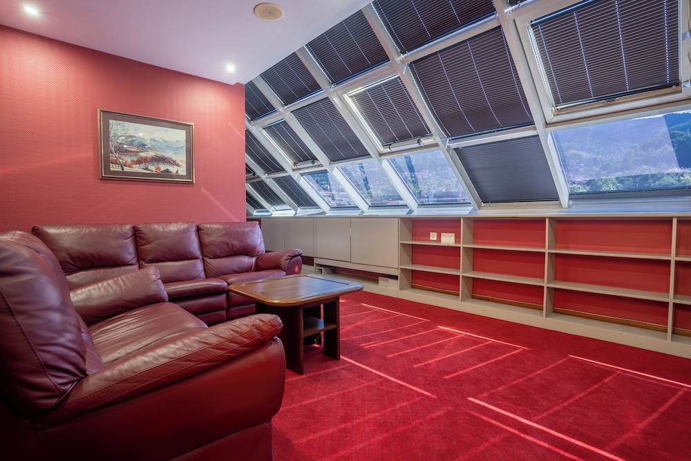 Astra Hotel 29/50
