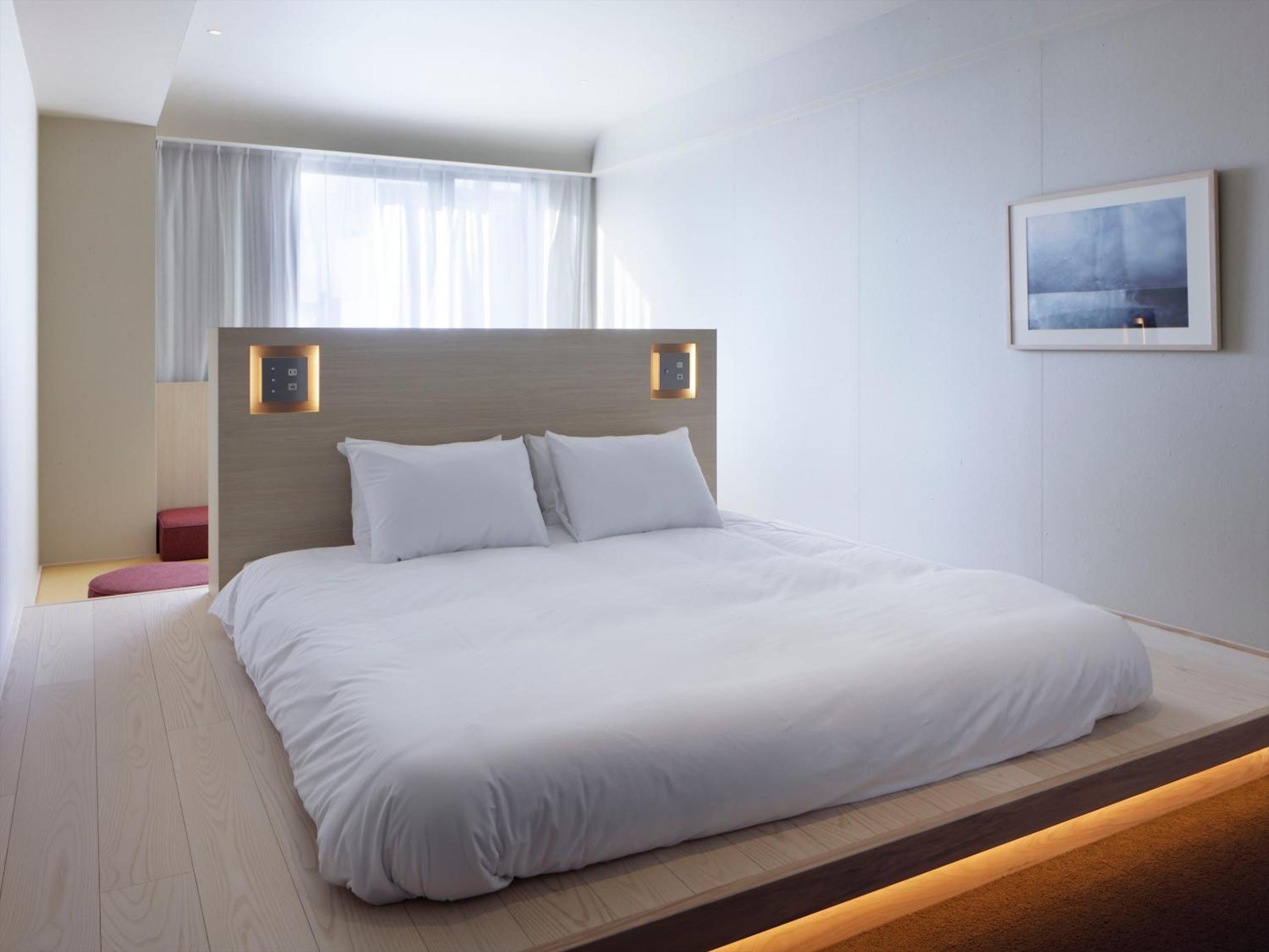 JAPANESE, KING BED