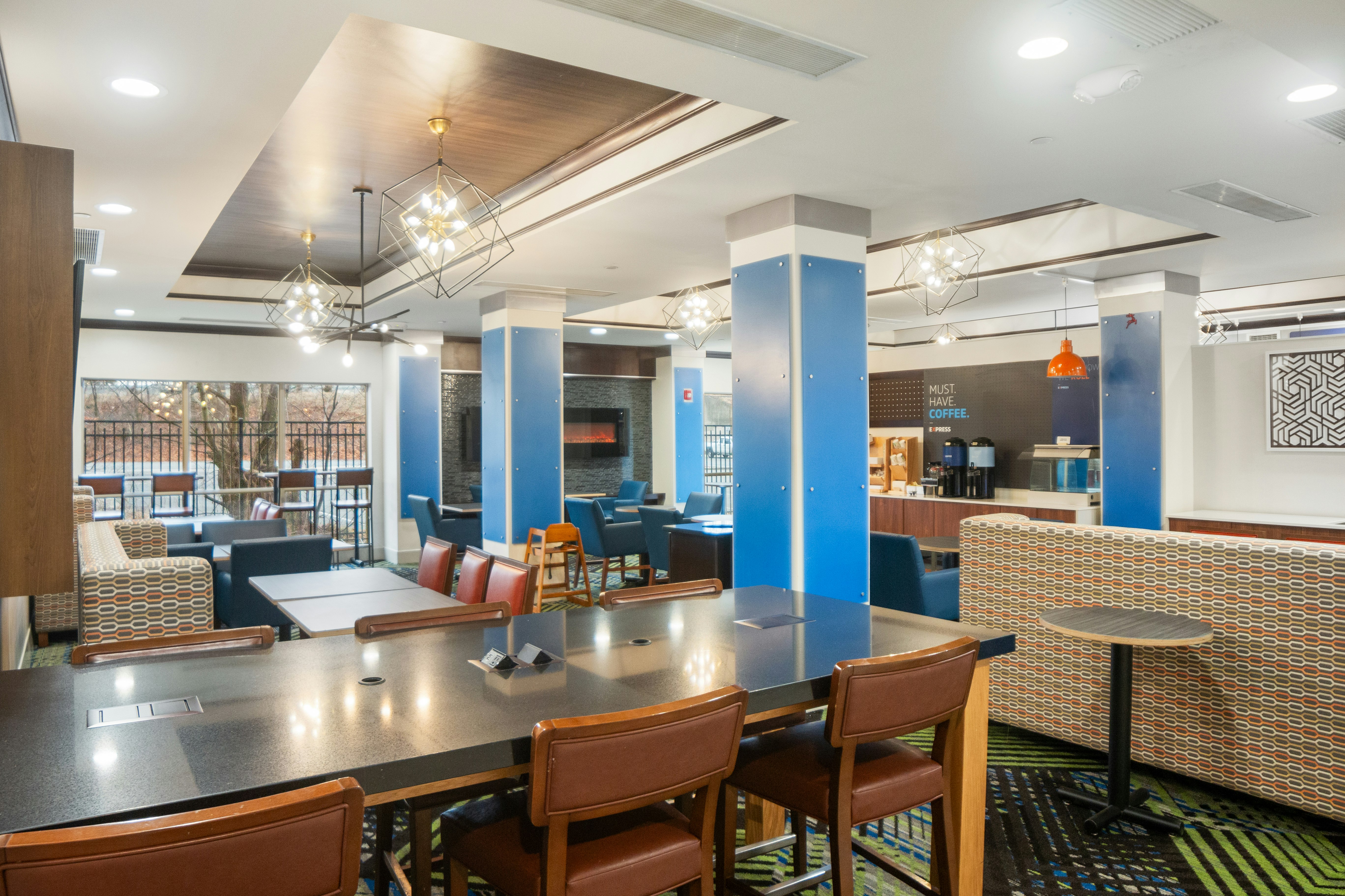 Holiday Inn Express Hotel & Suites Stroudsburg-Poconos 44/56