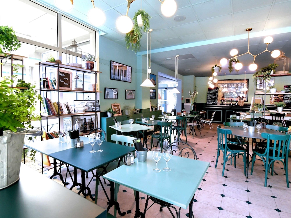 restaurant cafeteria