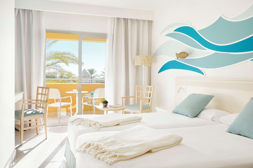 Iberostar Waves Gaviotas Park 16/46