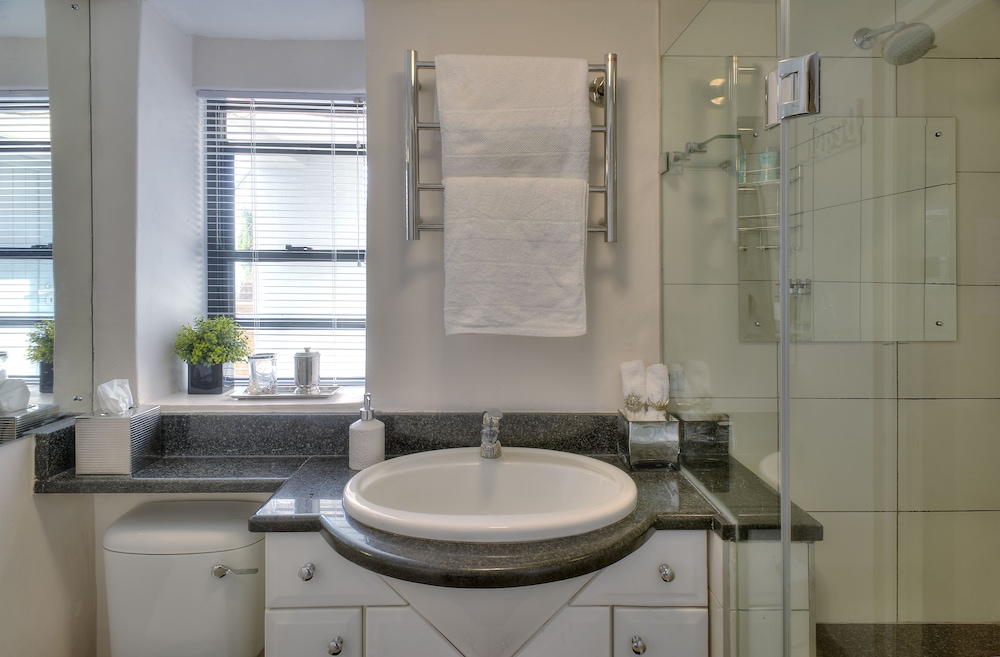 185 On Beach Boutique Suites And Apartments 43/44