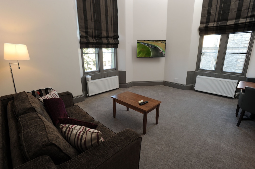 Court Residence 29/49