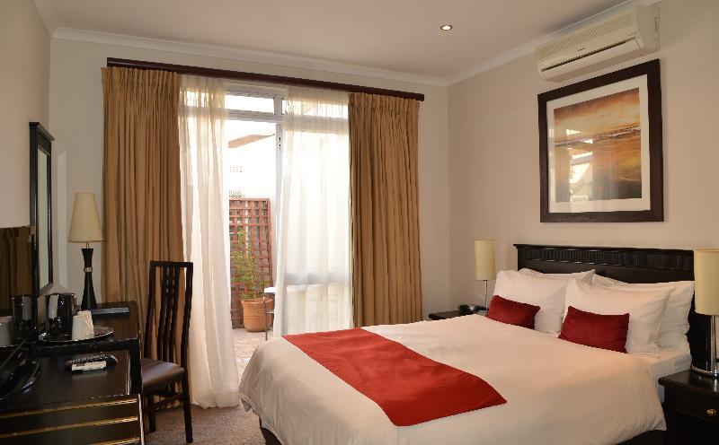 Room at Cumberland Hotel Worcester, WORCESTER