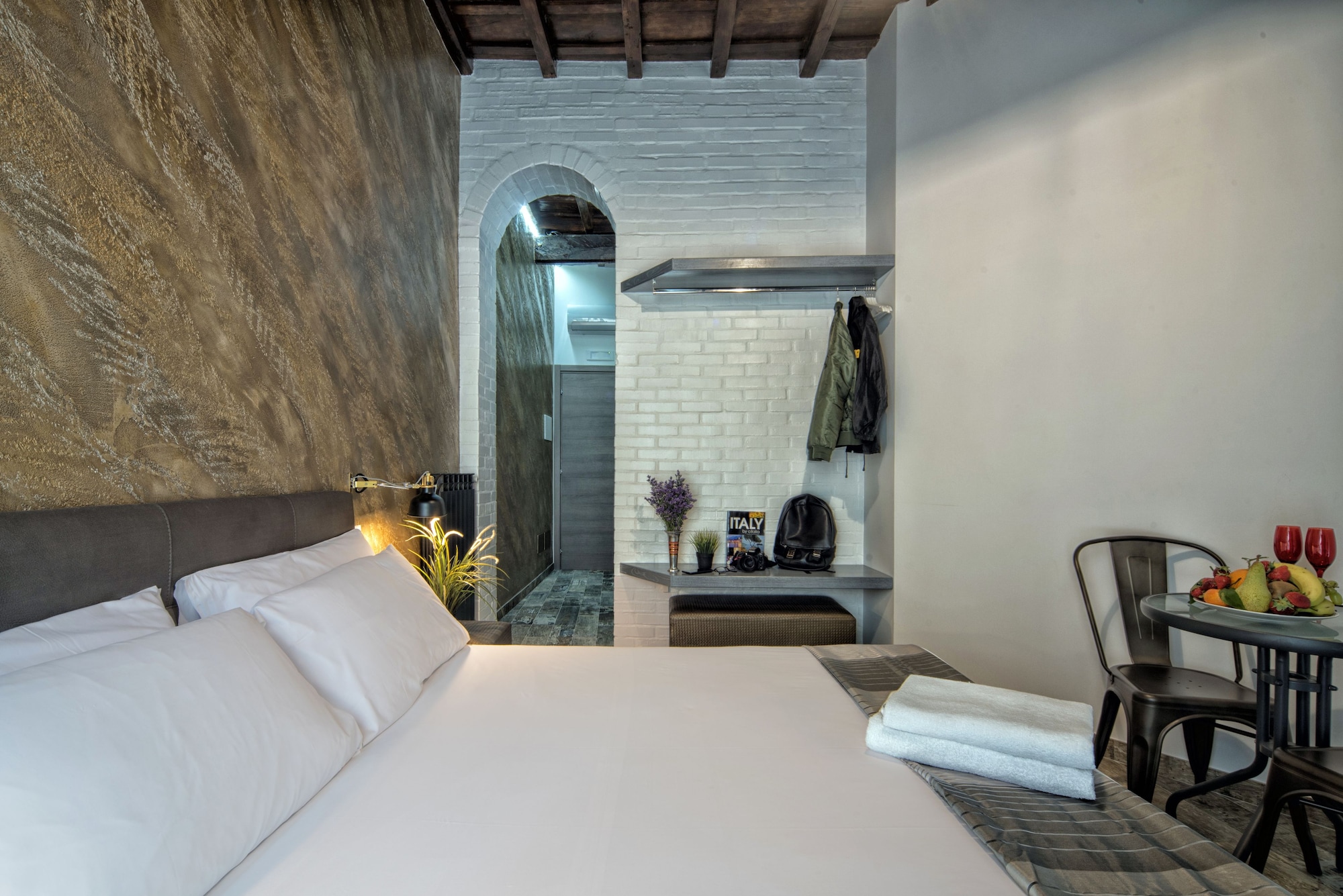 ECONOMY, DOUBLE BED