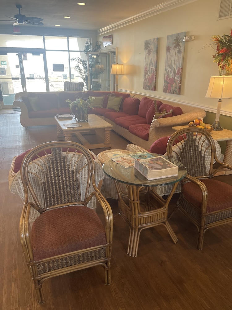 Destin Holiday Beach Resort 34/50