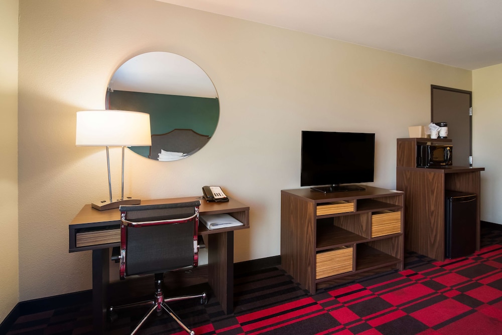 Roosevelt Place Hotel 35/43