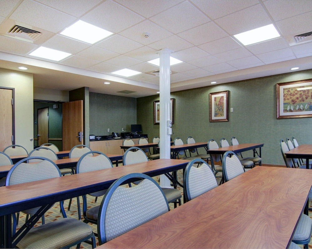 Comfort Suites El Paso West 46/49