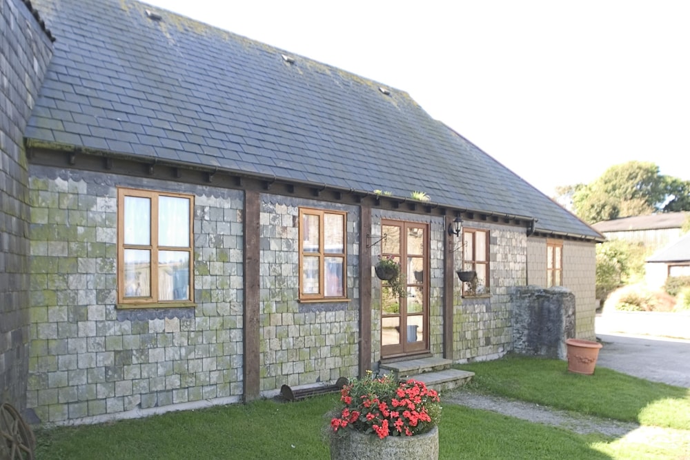 Polean Farm Cottages 1/50