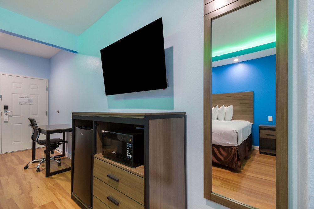 Americas Best Value Inn Aldine Westfield 29/33