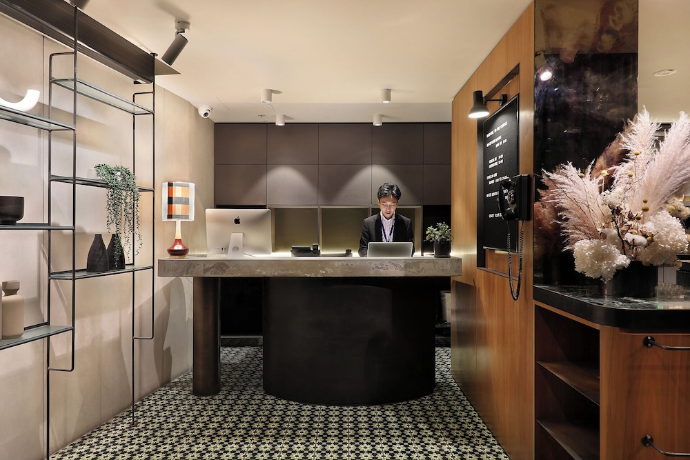 The Canvas Apartment Hotel 7/33