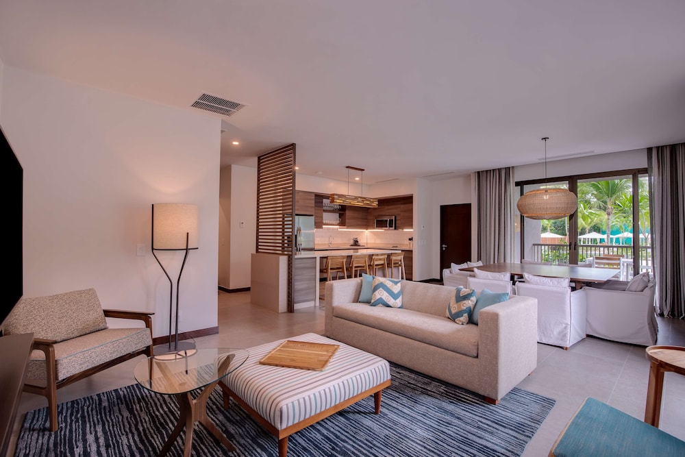 Botanika Osa Peninsula, Curio Collection by Hilton 35/73