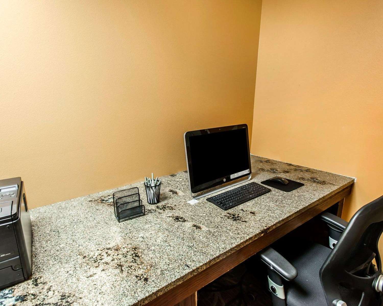 Quality Inn and Conference Center Greeley Downtown 25/27