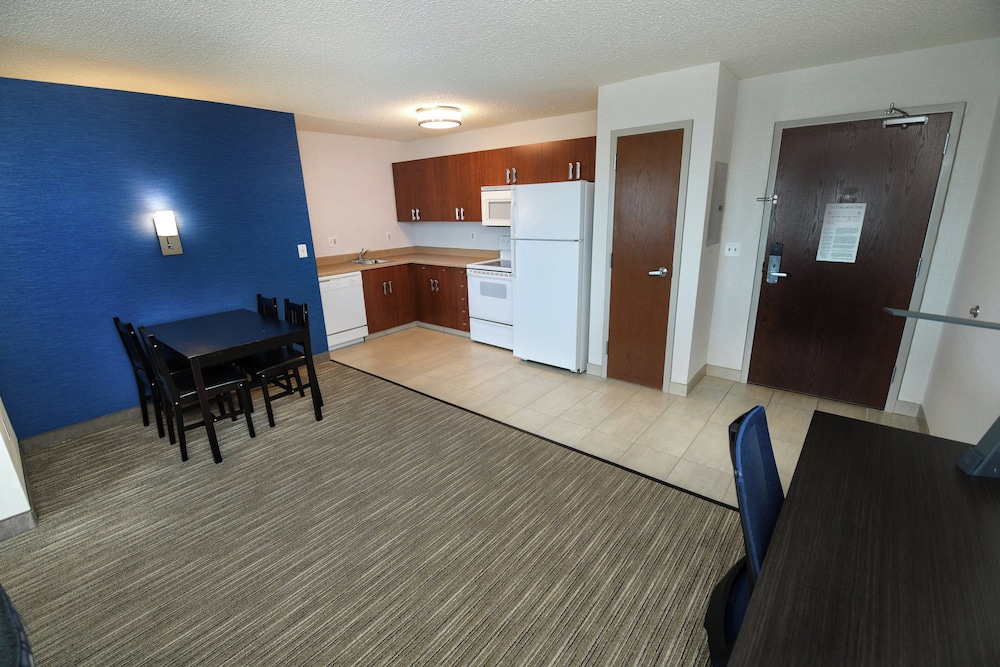 Holiday Inn Express Hotel And Suites Grand Forks 59/75