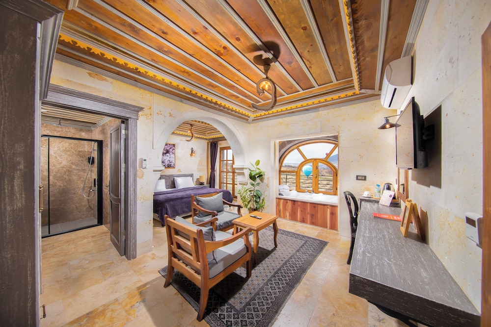 Moonstone in Cappadocia 34/47