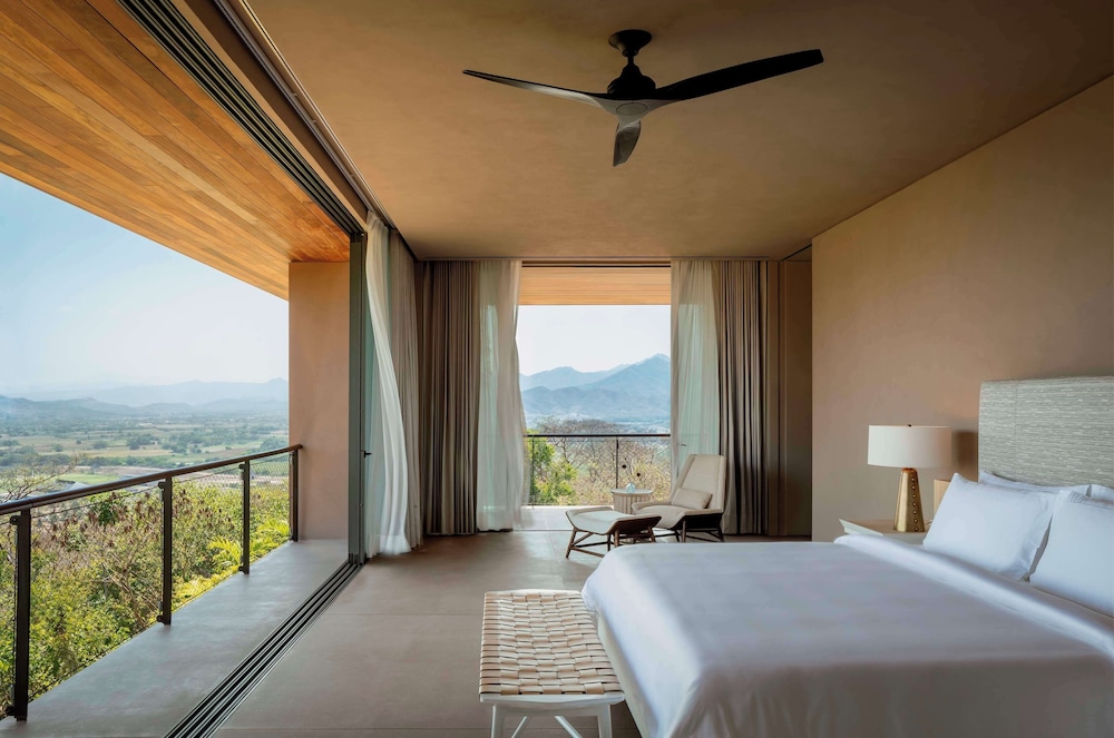 Private, 5 Bedrooms, Villa, 6 King Beds, 2 Queen Beds