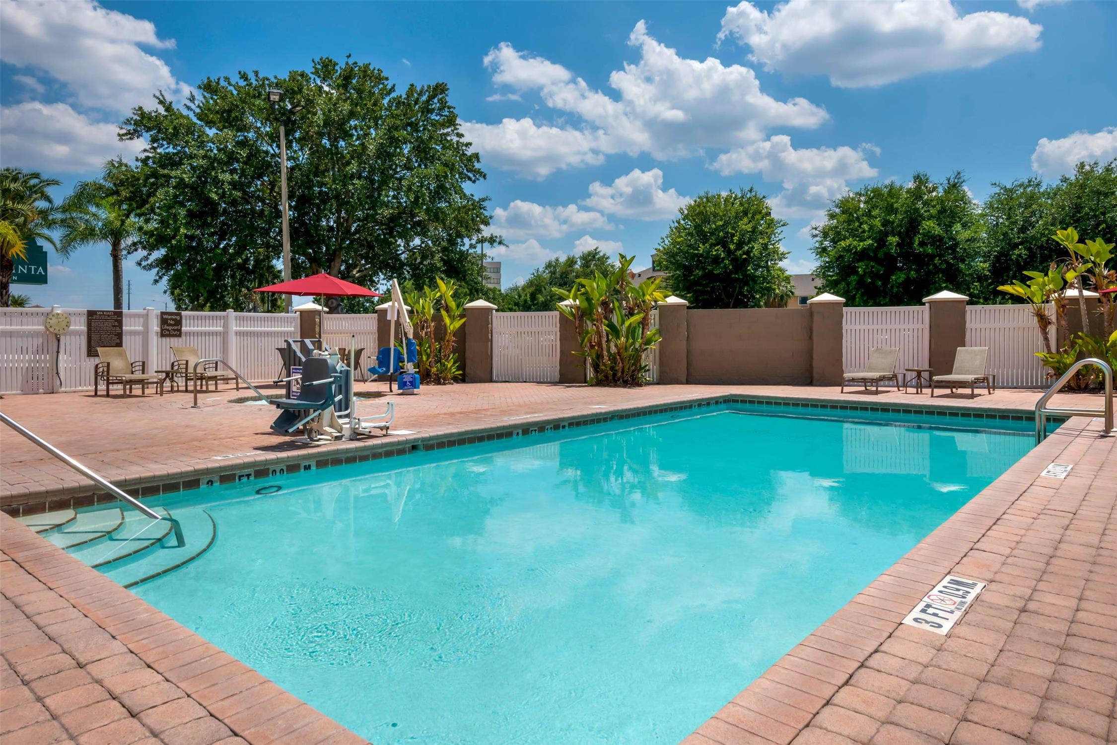 Comfort Suites Near Universal Orlando Resort 13/26