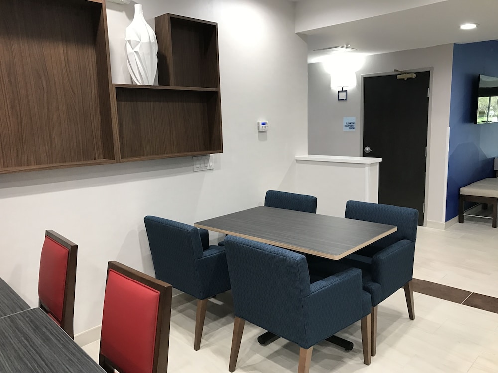 Holiday Inn Express Naples South I 75 57/67