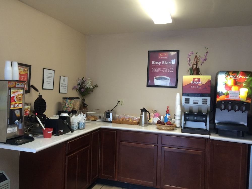 Econo Lodge Easton 47/61