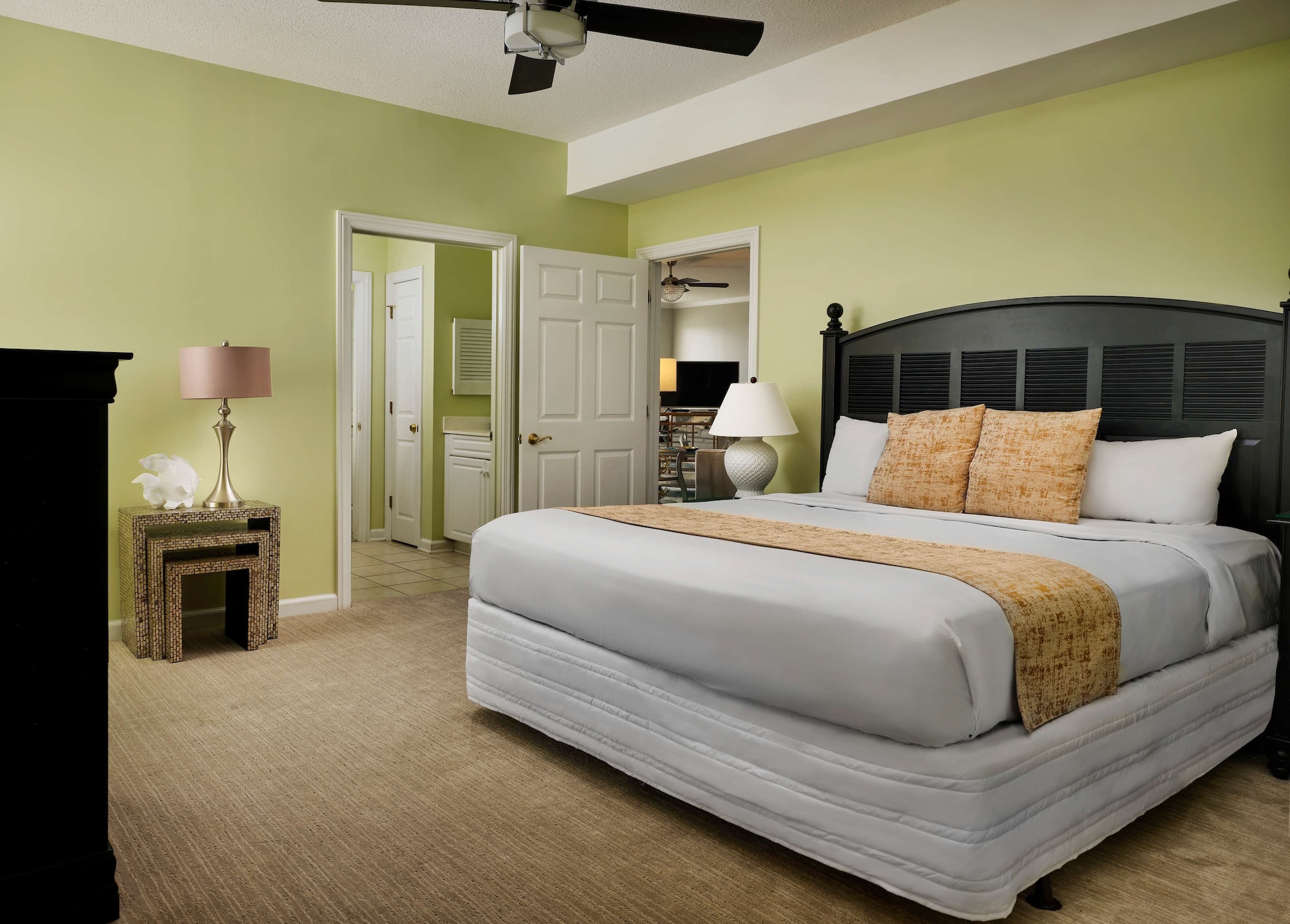 4 Bedrooms, Suite, Resort View