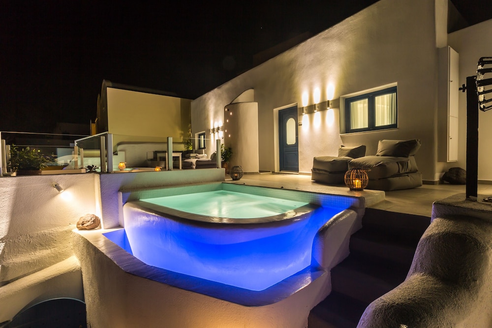 Amera Suites 34/48