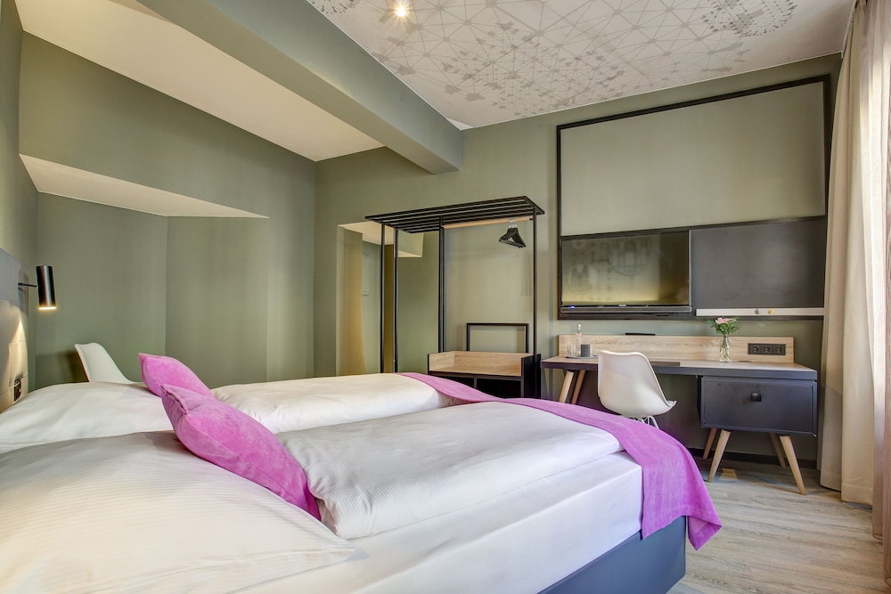 COMFORT, DOUBLE BED